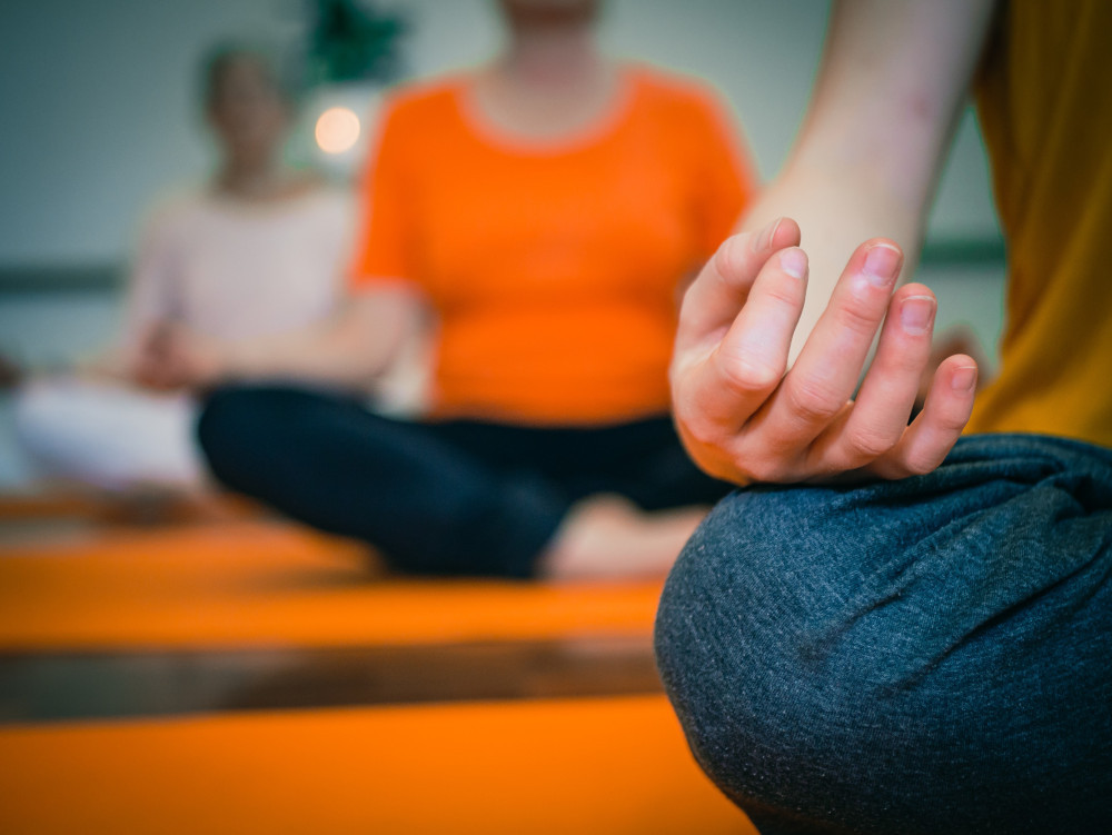 Meditation - sitzende Frauen