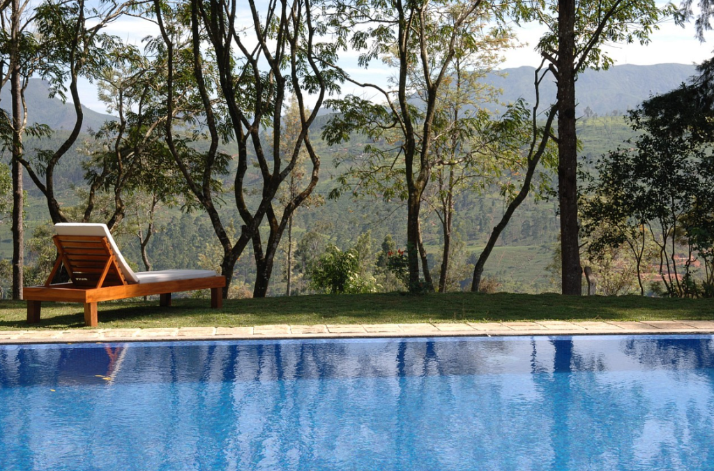 Frühjahrsstart für Ihren Pool: So reinigen Sie den Pool nach dem Winter richtig