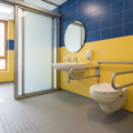 Maße einer behindertengerechten Toilette nach DIN Norm